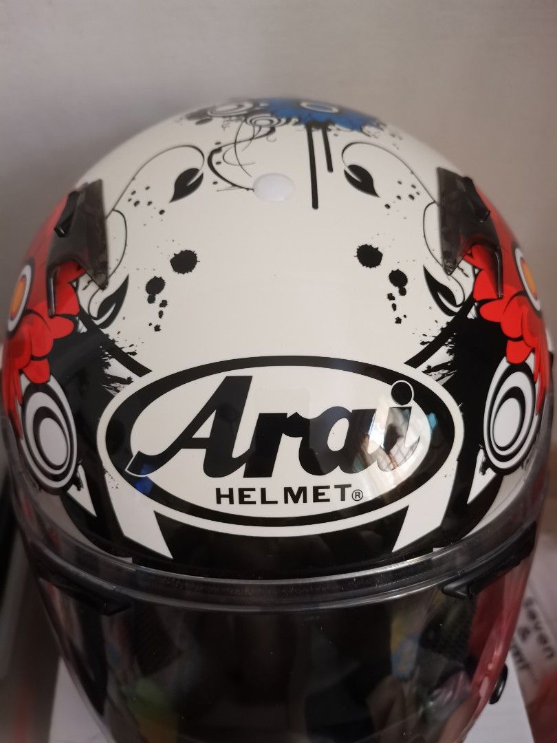 Arai Quantum J Helmet, Motorcycles, Motorcycle Apparel on Carousell