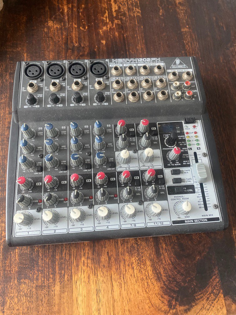 Behringer mixer Xenyx 1202 FX, Hobbies & Toys, Music & Media, Music