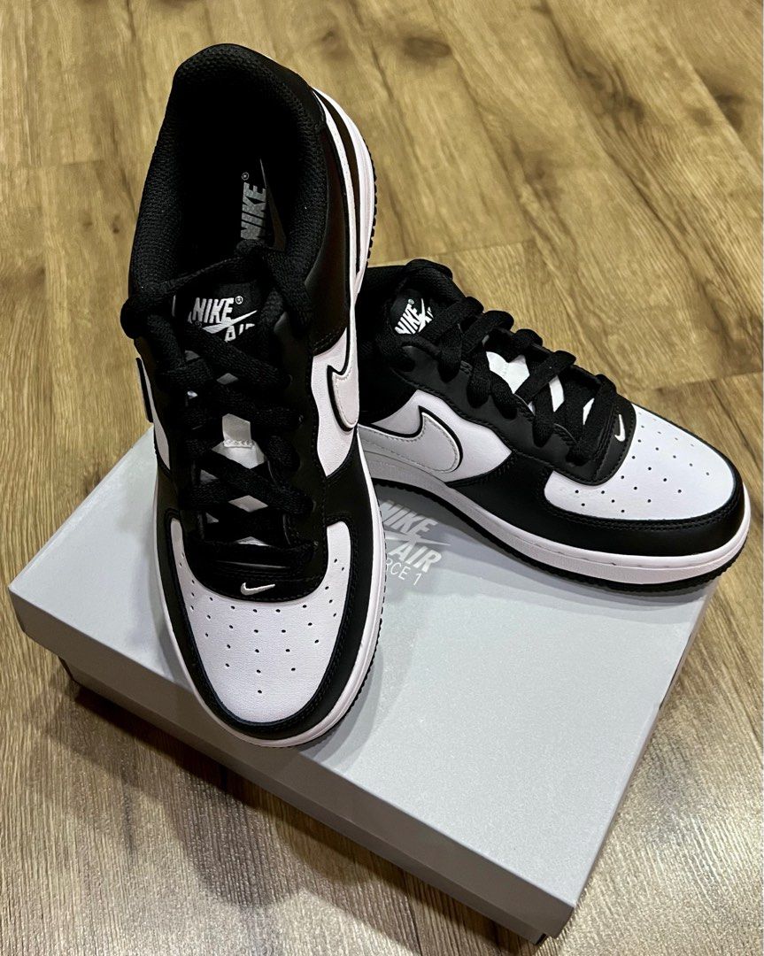 Nike air force store 2 black and white