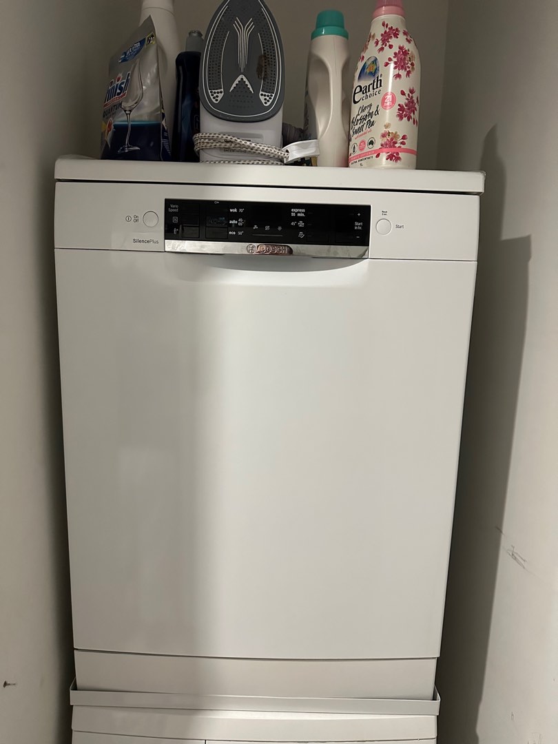 BOSCH FREESTANDING DISHWASHER 60CM SERIES 4 SMS46GW01P, TV & Home