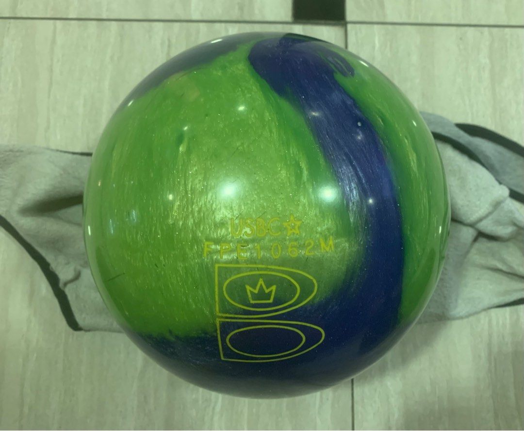 Brunswick Twist Reactive Bowling Ball 10 lb 4 oz, Sports Equipment
