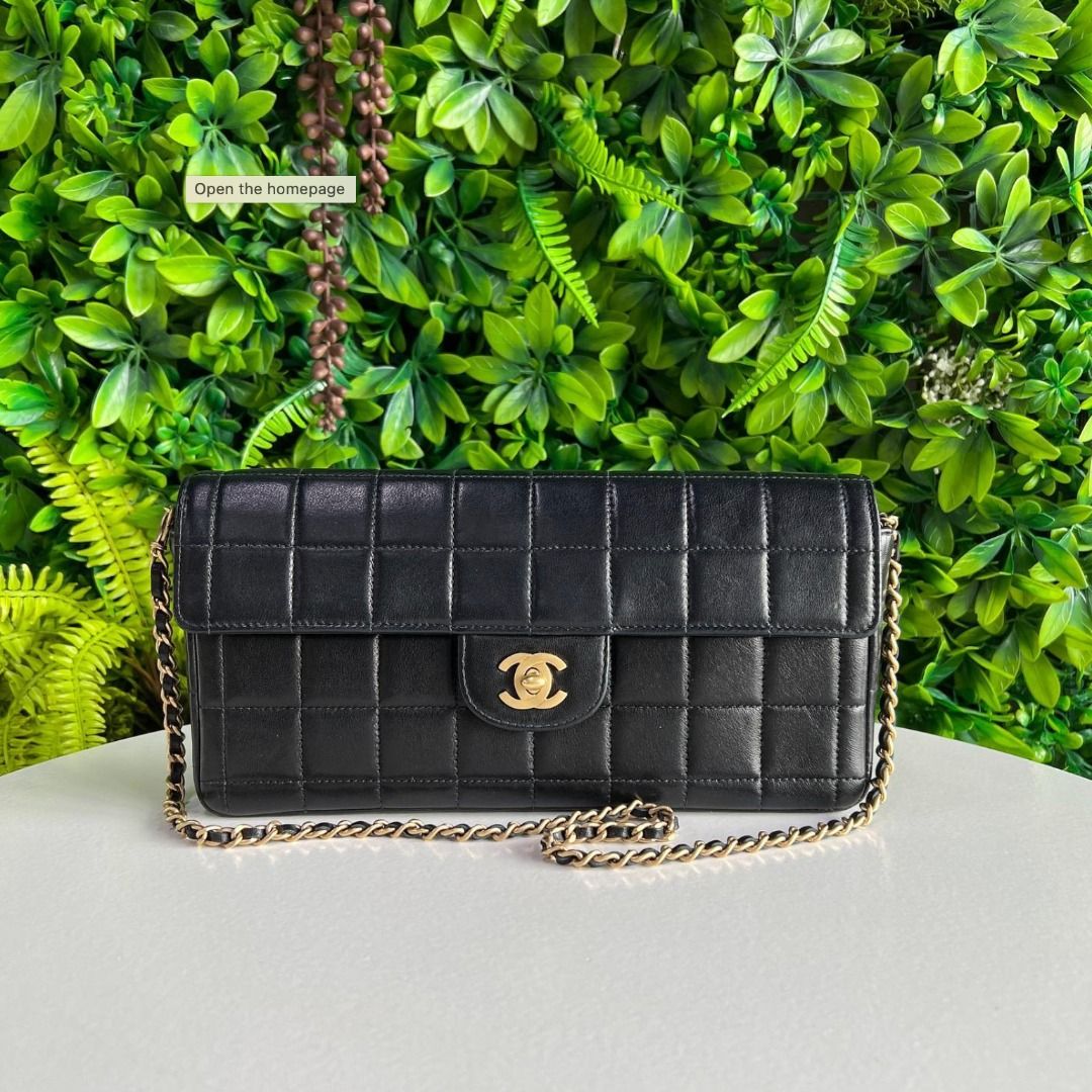 Chanel 22 medium GHW, Luxury, Bags & Wallets on Carousell