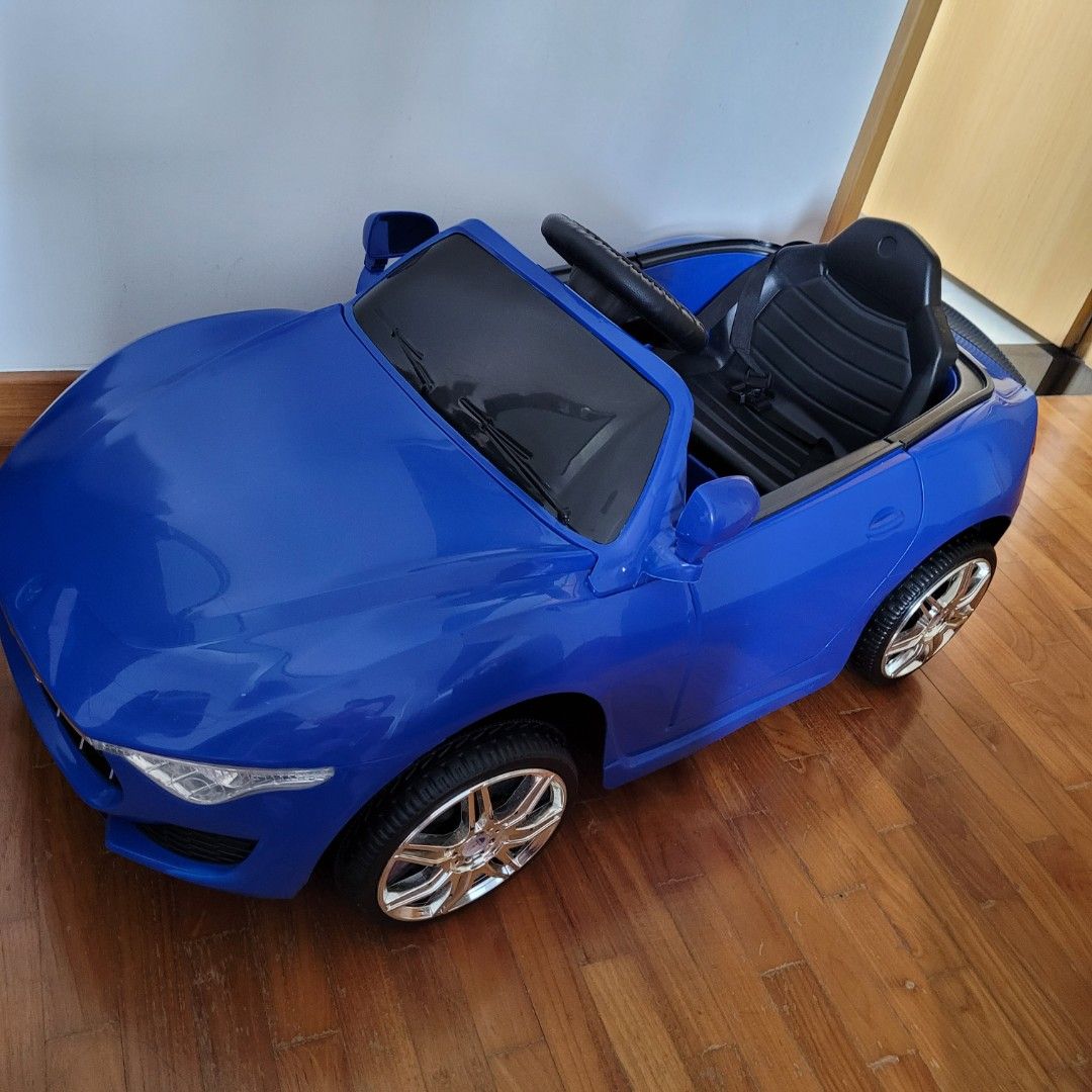 Chargable battery operated car, Hobbies & Toys, Toys & Games on Carousell