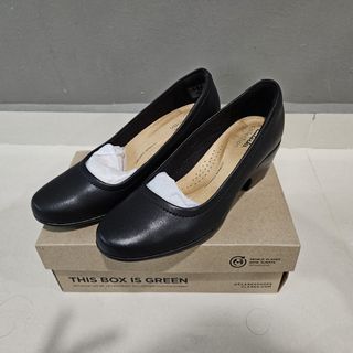 Clarks 37 For Sale Heels Carousell Singapore