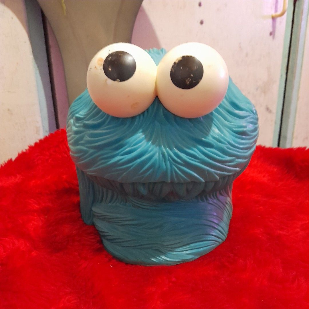 Cookie monster vintage shape sorter, Hobbies & Toys, Toys & Games on