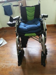 Cruz Motorised Wheelchair