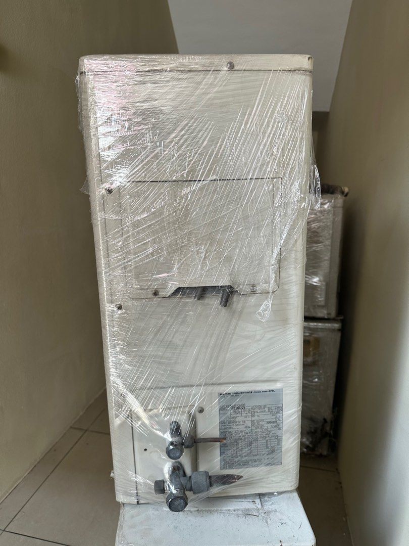 Daikin 2.5 Hp Air Conditioner, TV & Home Appliances, Air Conditioners & Heating on Carousell