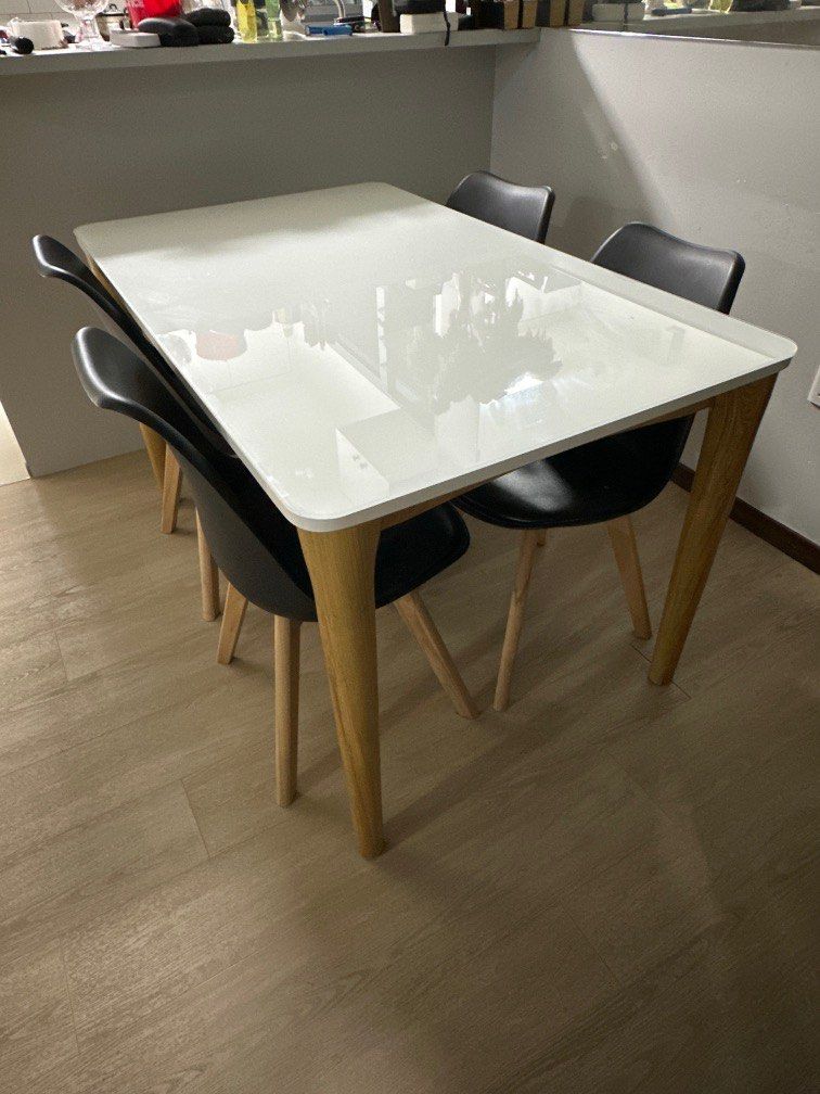 Dining Table (Category: Tables & Sets) located in Singapore. Submitted by nurbaizuraaaa (Listing ID 1246893025, Image 2). Description: Suitable for 4 room bto dining. Letting go because i’ll be staying in a bigger house so we got a bigger dining table. Arrange your own transport.