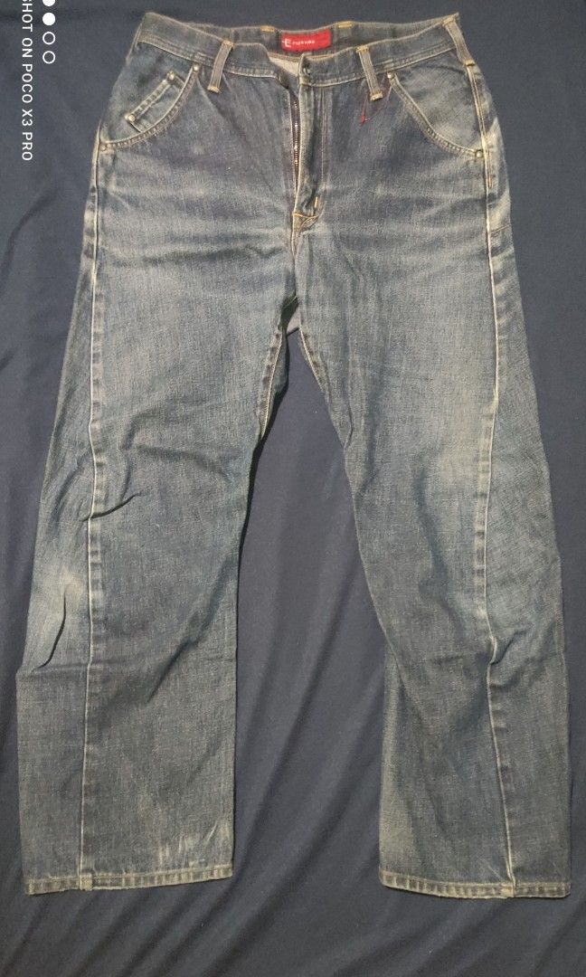 Edwin function (Category: Jeans) located in Muar. Submitted by anipanif98 (Listing ID 1246933079, Image 1). Description: edwin function,size32..seluar masih cntik..blom pernah dipakai..harga siap pos..minat wassap 0134925738.