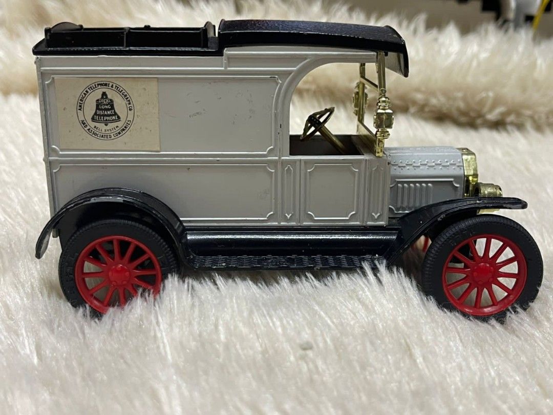 Ertl replica ford 1913 model t van bank sales