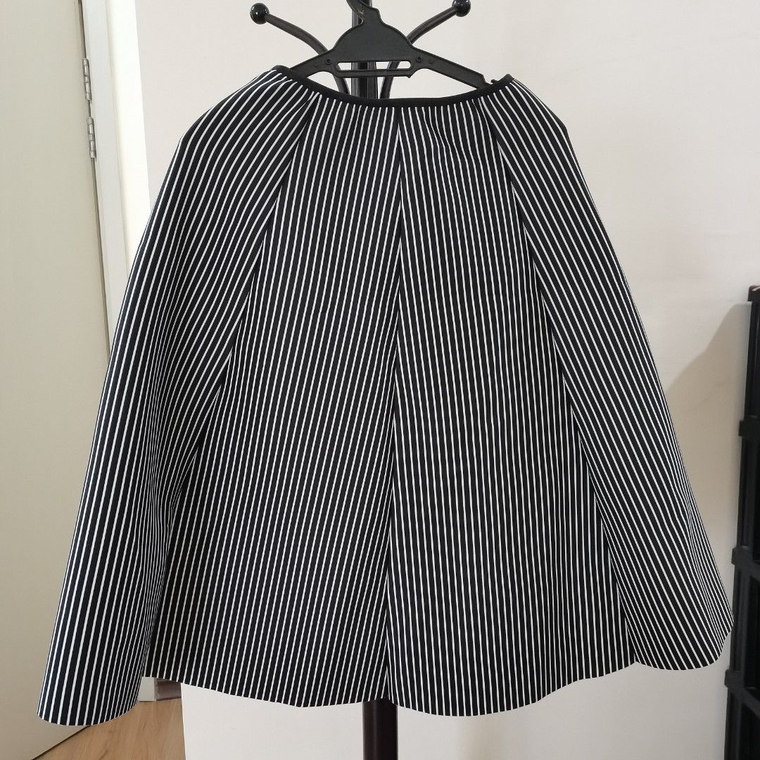 Black and white striped flare skirt 2025
