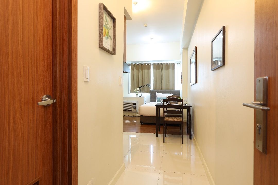 Fully Furnished Studio Unit in Eton Tower Makati for Rent (1824