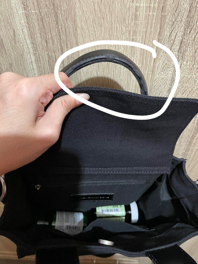 Girbaud Body Bag, Women's Fashion, Bags & Wallets, Crossbody Bags on