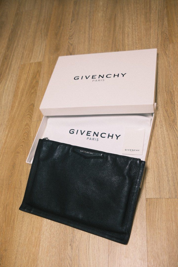 Givenchy top antigona pouch