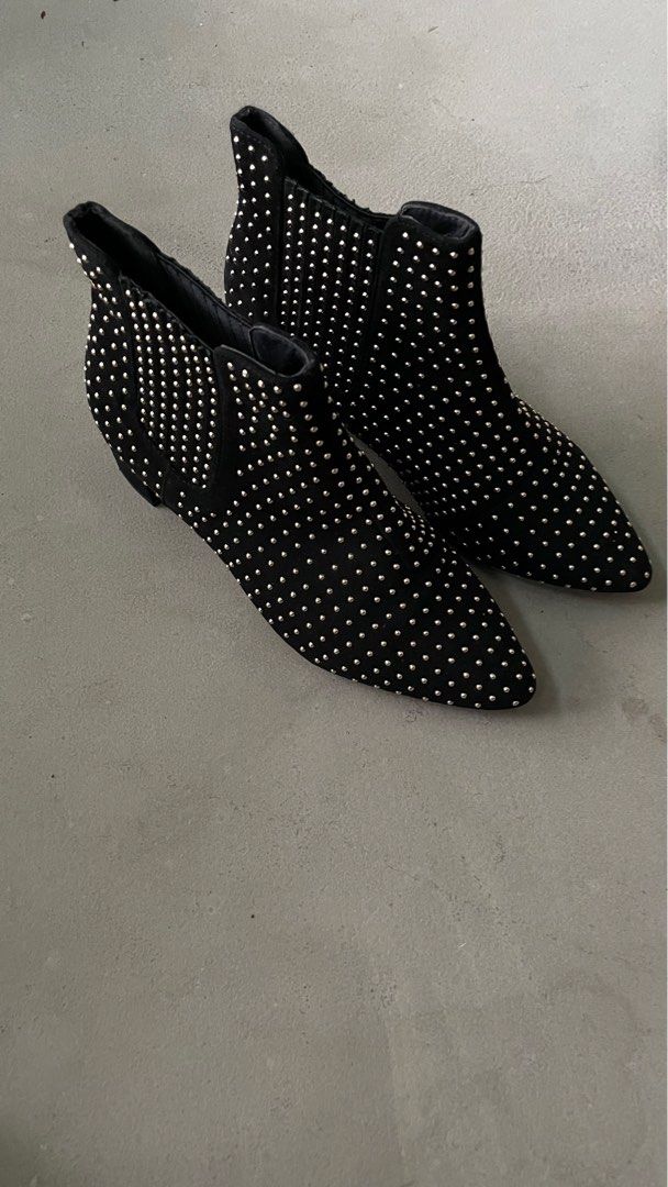 Gold hotsell studded boots