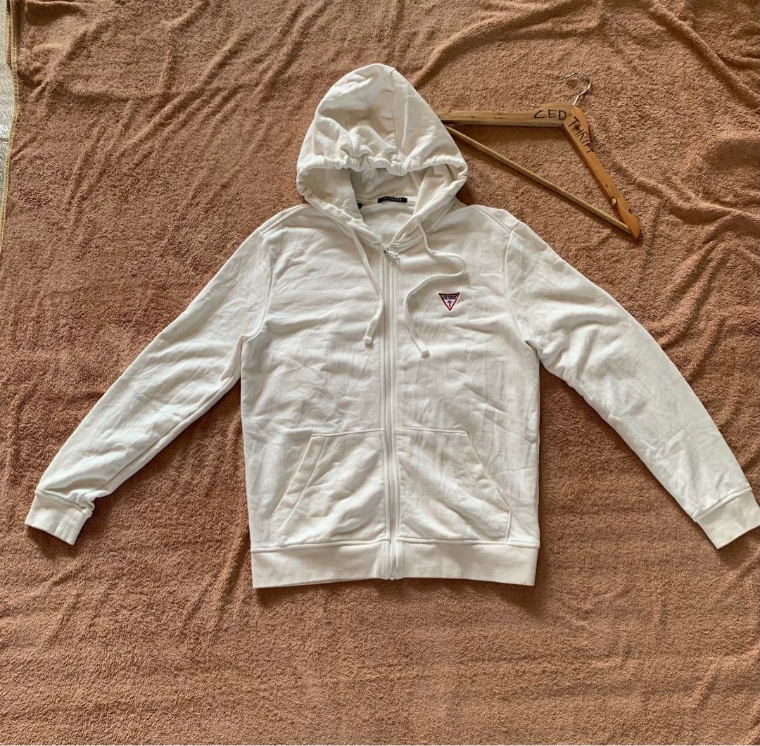 Guess zip hoodie (Category: Coats, Jackets and Outerwear) located in Barobo. Submitted by 3ftyyy1 (Listing ID 1246855623, Image 1). Description: Guess zip hoodie Color rate 9.9/10 Dimes 28/21 Excellent to as new condition No issue Need wash lang 850 💸 📍Mindanao surigao del sur.