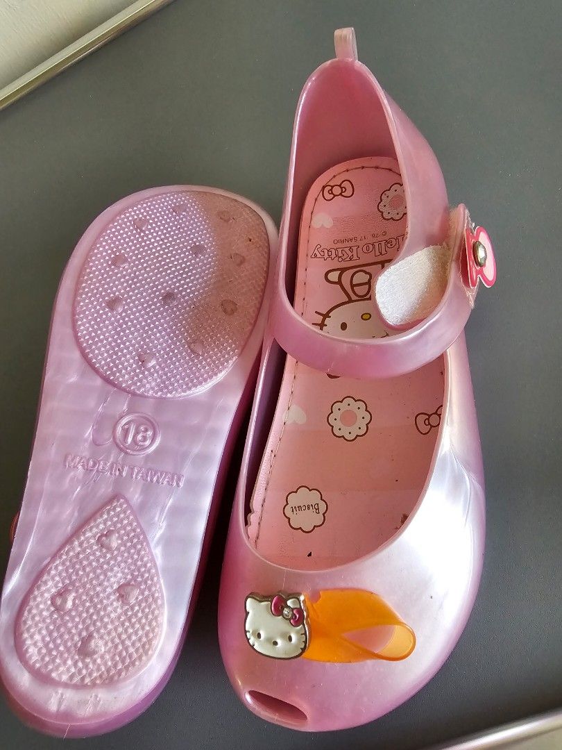 Hello kitty on sale sandals for toddlers