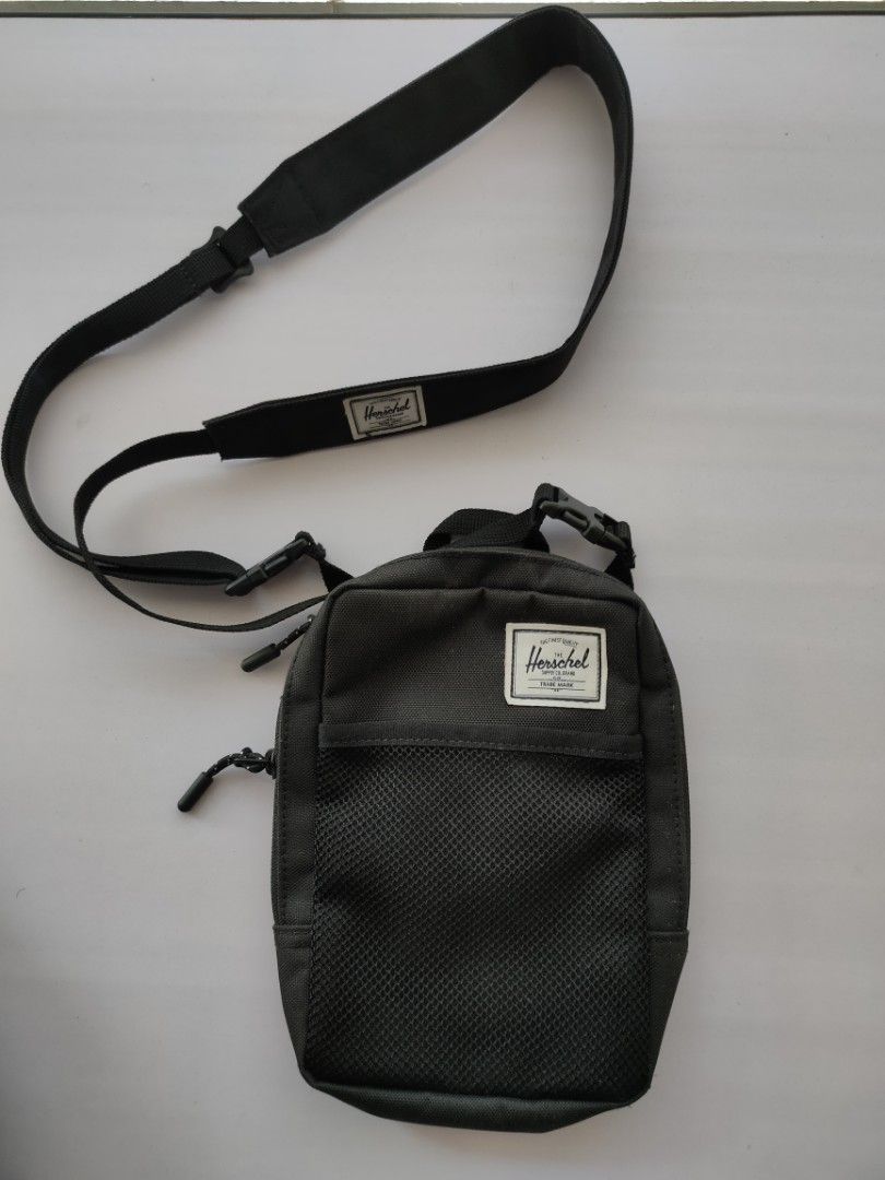 Herschel Crossbody Bag, Men's Fashion, Bags, Sling Bags on Carousell