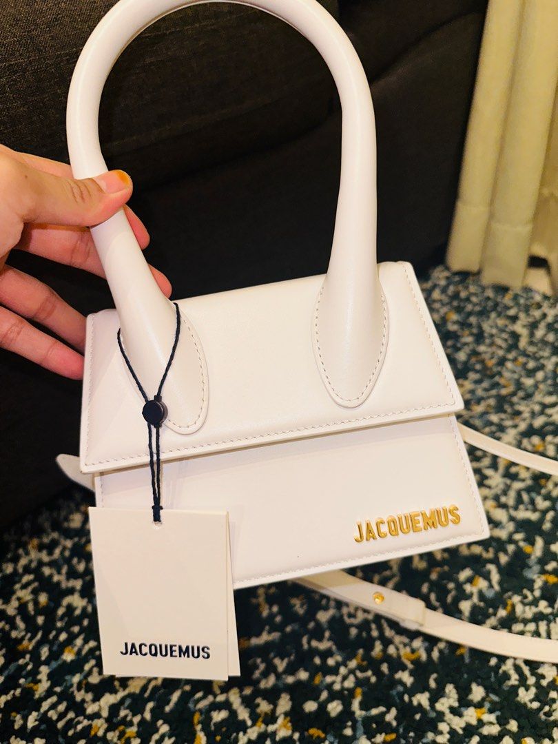 Jacquemus Le Chiquito Moyen Shoulder Bag In White