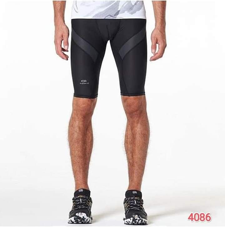 KALENJI MENS COMPRESSION SHORT TIGHT black CELANA SPORT PRIA