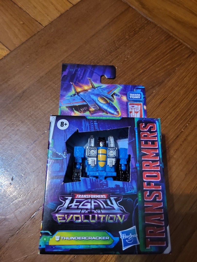 Legacy evolution thundercracker （分類：手辦雕像）位於 Hong Kong。 由 kevinhaha 提交（商品編號 1246908755，圖片 1）。簡介： legacy evolution thundercracker new 100%。