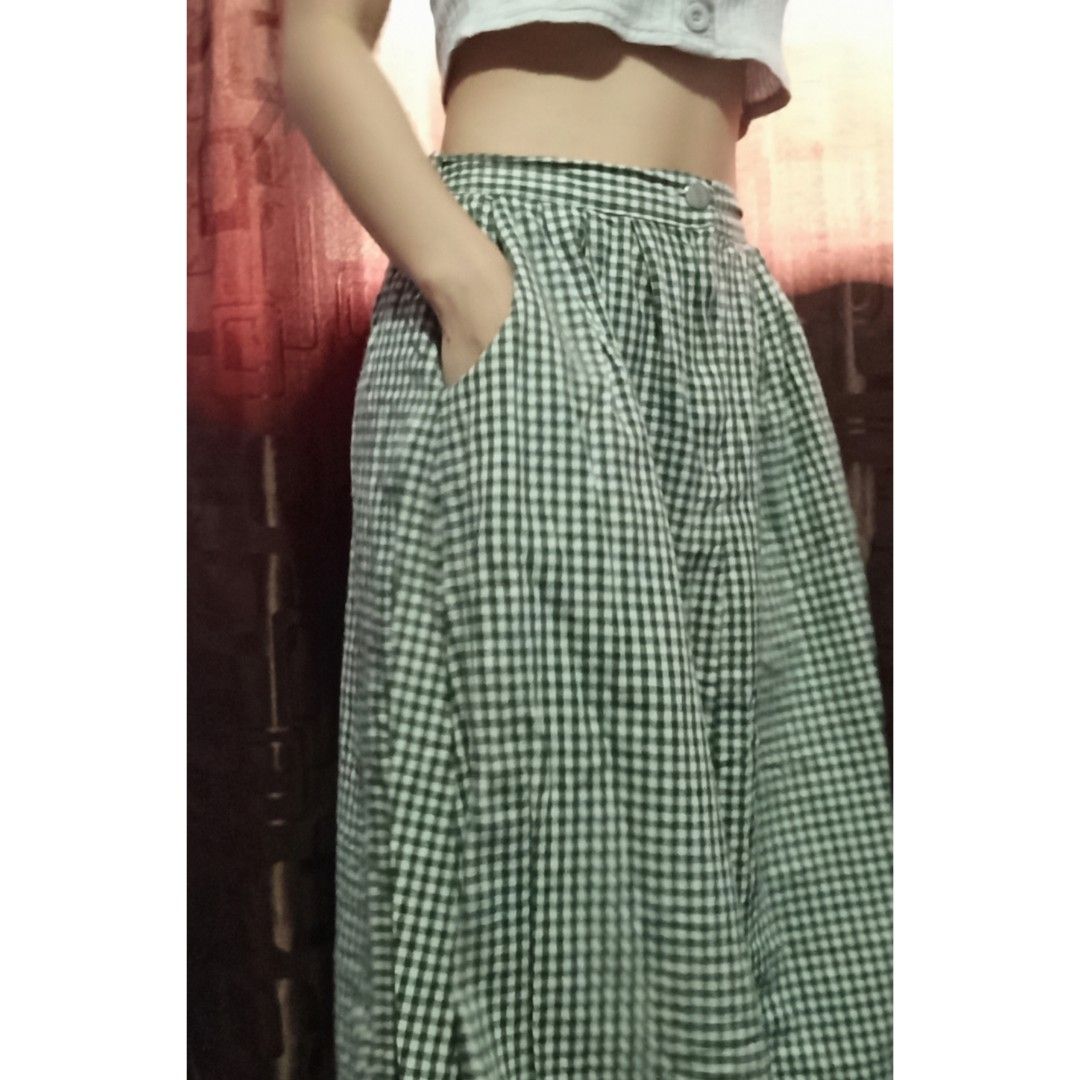 Long Skirt Checked Green (Category: Skirts) located in Manila. Submitted by MarsLine (Listing ID 1246795284, Image 2). Description: best fit xs-s but garterized with side pockets.