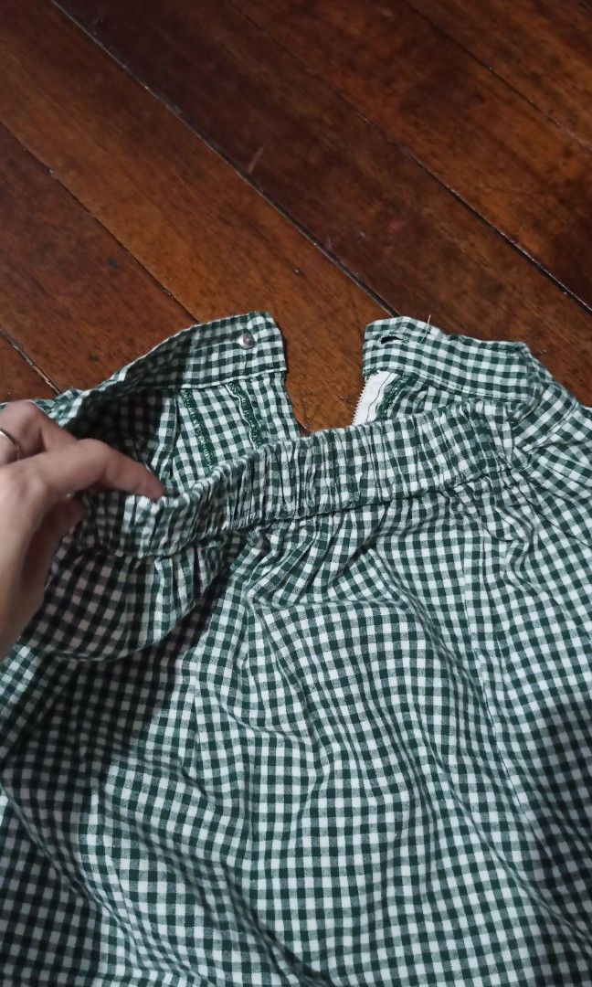 Long Skirt Checked Green (Category: Skirts) located in Manila. Submitted by MarsLine (Listing ID 1246795284, Image 3). Description: best fit xs-s but garterized with side pockets.