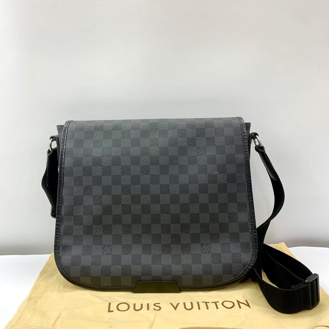 Louis Vuitton N58029 Damier Graphite Canvas Daniel MM Messenger Bag