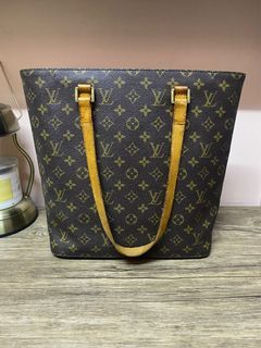 ▪️Louis Vuitton Vavin PM▪️ ☑️Available in Manila ✓Date code: FB0271  ✓Condition: 9.5/10 (almost new) ✓Material: Damier ebene coated canvas  ✓Dimensions: 25 x 17 x 9.5cm ✓Inclusion: Dustbag, cards, bo