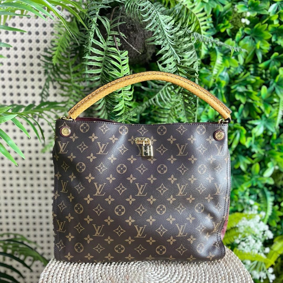 Louis Vuitton Capucines in Ostrich Leather, Luxury, Bags & Wallets on  Carousell