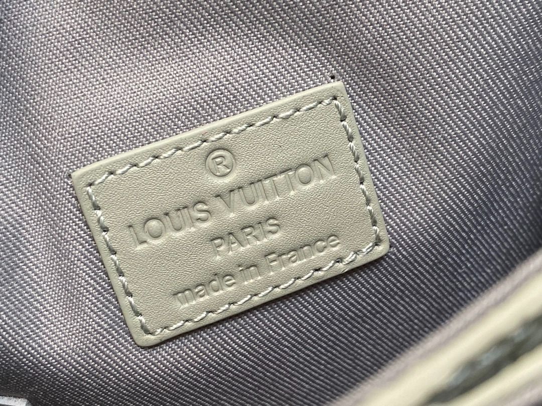 LOUIS VUITTON S LOCK VERTICAL WEARABLE WALLET, Luxury, Bags & Wallets on  Carousell