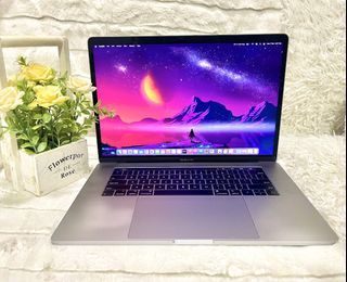 MacBook Pro 2017, 1TB, 15 inch, i7 QuadCore, 16GB RAM, 5.5GB Graphics, Touchbar Touch ID