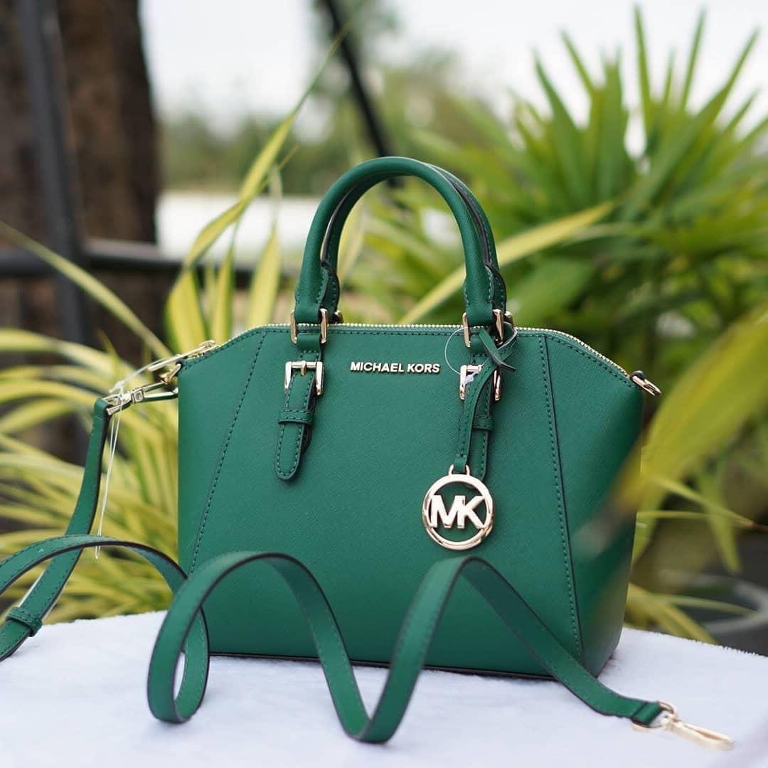 Michael Kors Selma Medium(with strap), Luxury, Bags & Wallets on Carousell