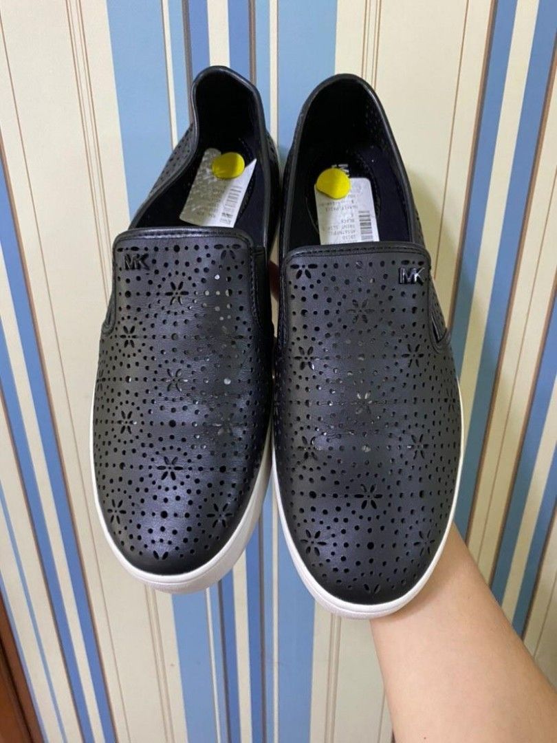 MK MICHAEL KORS TRENT SLIP ON Women s Fashion Footwear Sneakers