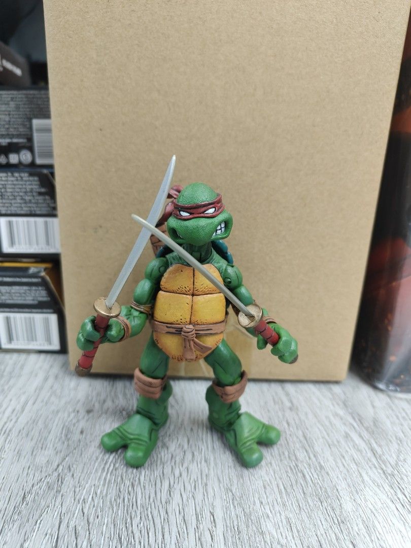 Neca tmnt comic Leonardo, Hobbies & Toys, Toys & Games on Carousell