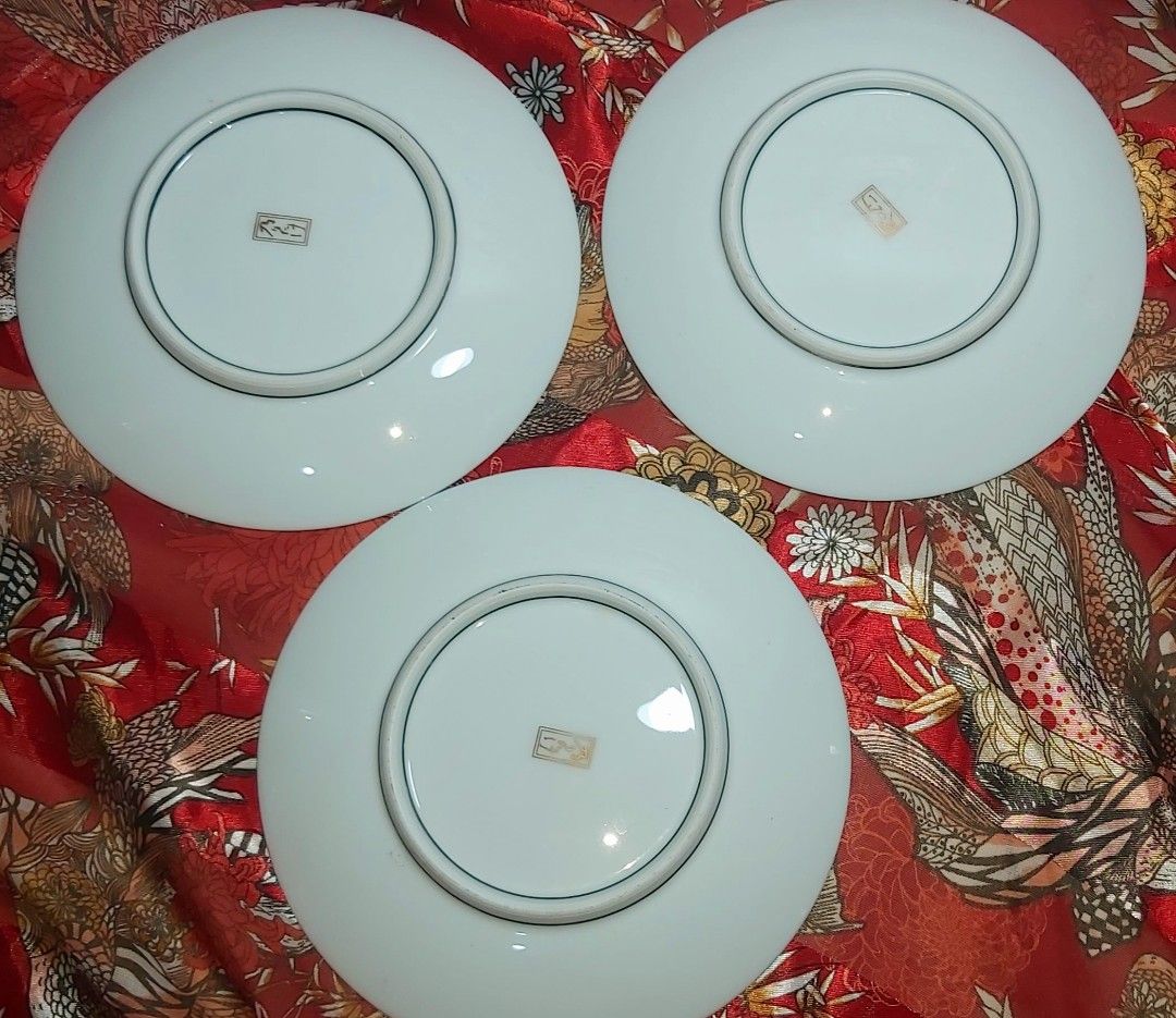 Noritake Gray with pink accent saucers 3 pieces (Category: Dinnerware & Cutlery) located in San Pedro. Submitted by PrettyBakersCollection (Listing ID 1246751547, Image 2). Description: ▪︎Its a Japan Surplus item Gray with Pink accent Saucers 3 pieces for 100pesos Diameter: 6 inches *with silver lining *with minor scratches Happy shopping suki-langga!.