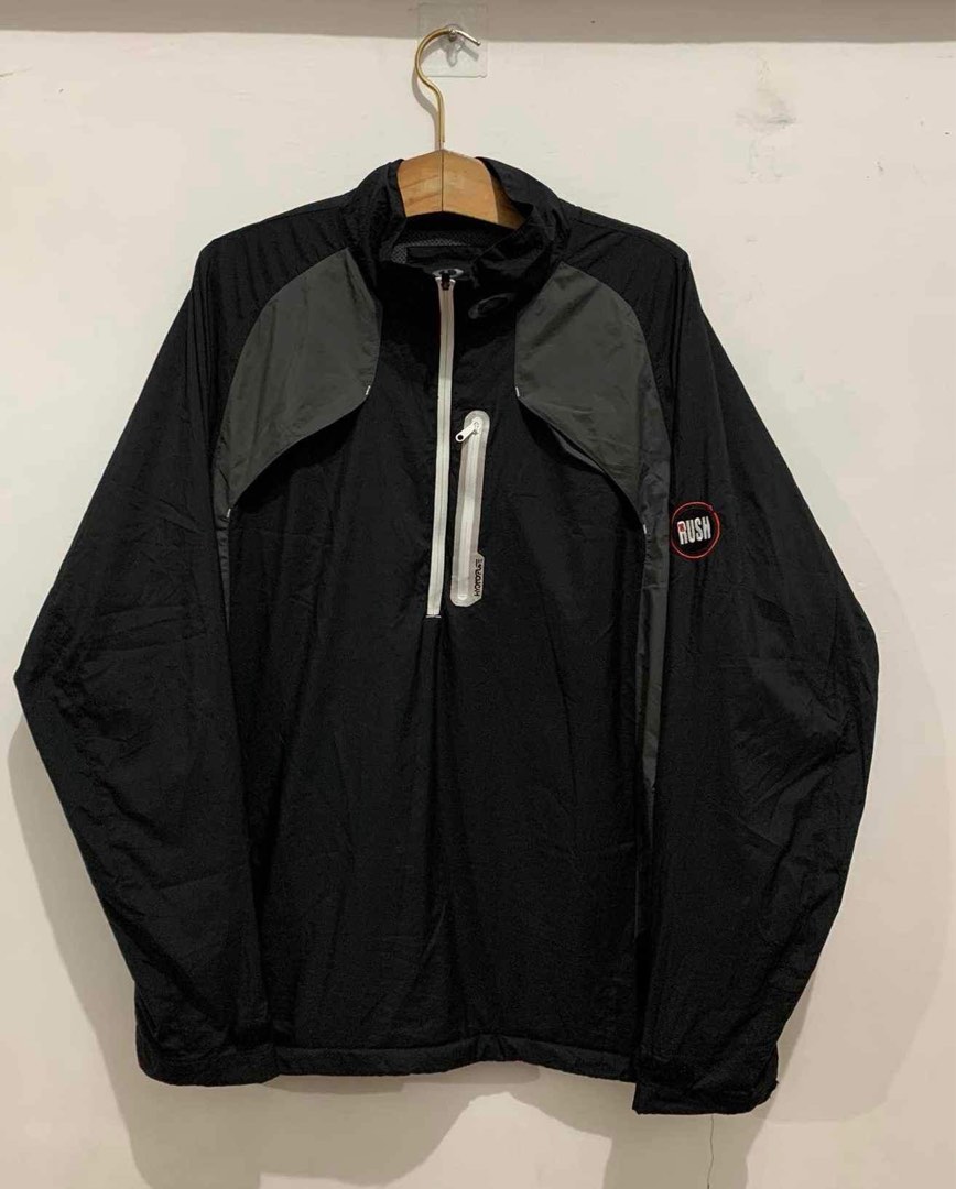 Oakley windbreaker on Carousell