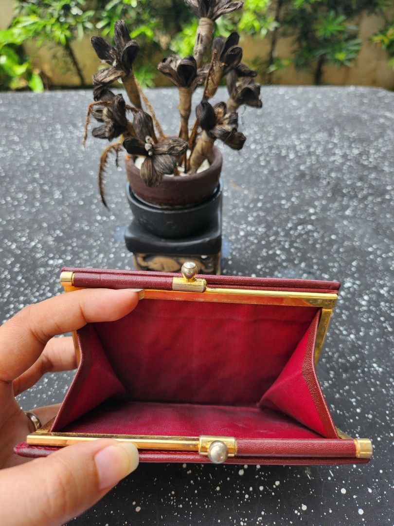 Original Cartier Medium Bifold with Kisslock (Category: Luxury Bags & Wallets) located in Cabanatuan. Submitted by meyrasol (Listing ID 1246799568, Image 3). Description: minimal coin residue.