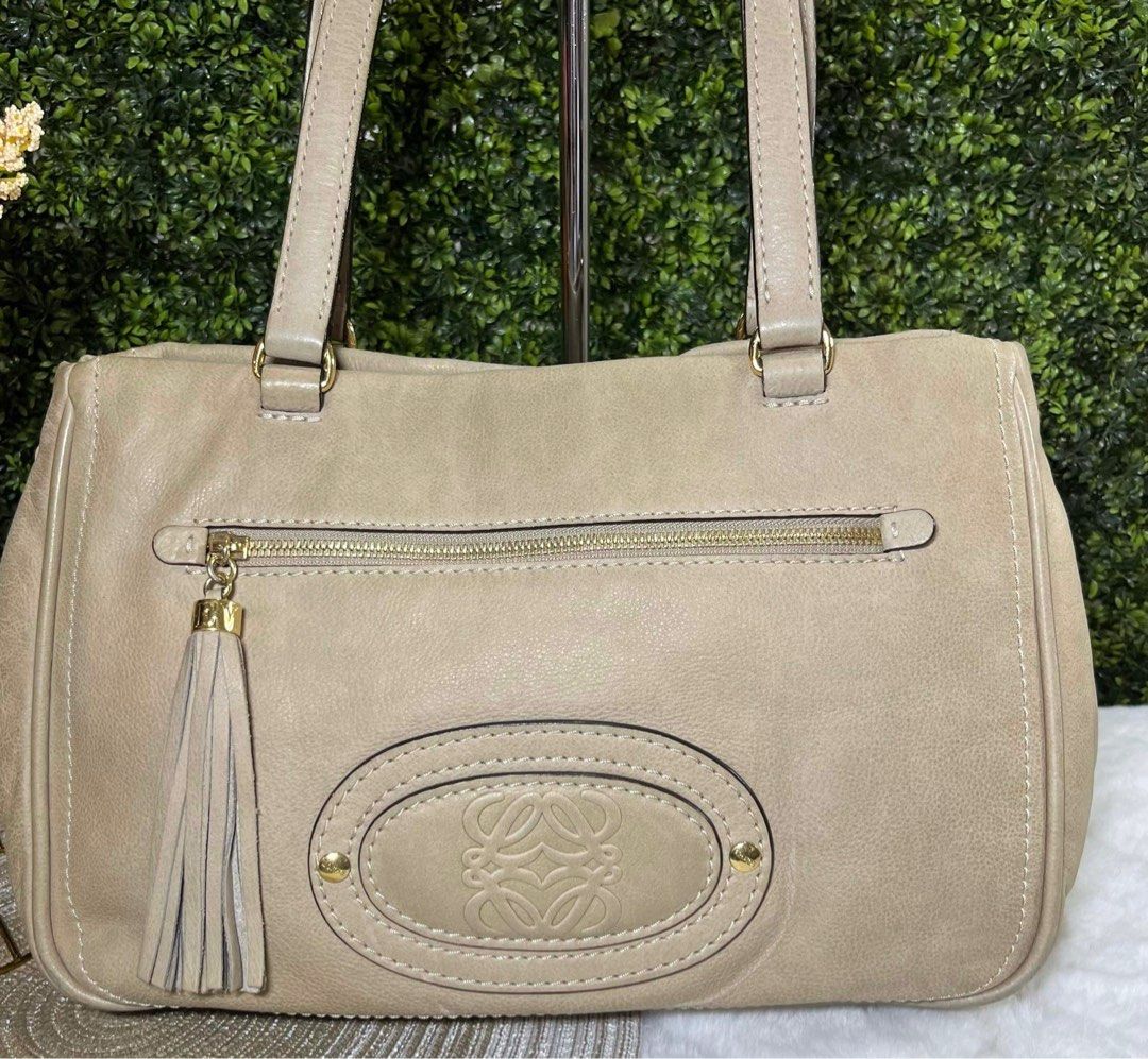 Super Sale-Loewe Bag (Category: Luxury Bags & Wallets) located in Cavite. Submitted by nicestop (Listing ID 1246894630, Image 2). Description: Super Sale - Loewe Bag Tote Bag Payment via Gcash SF c/o Buyer Via Lalamove or LBC.