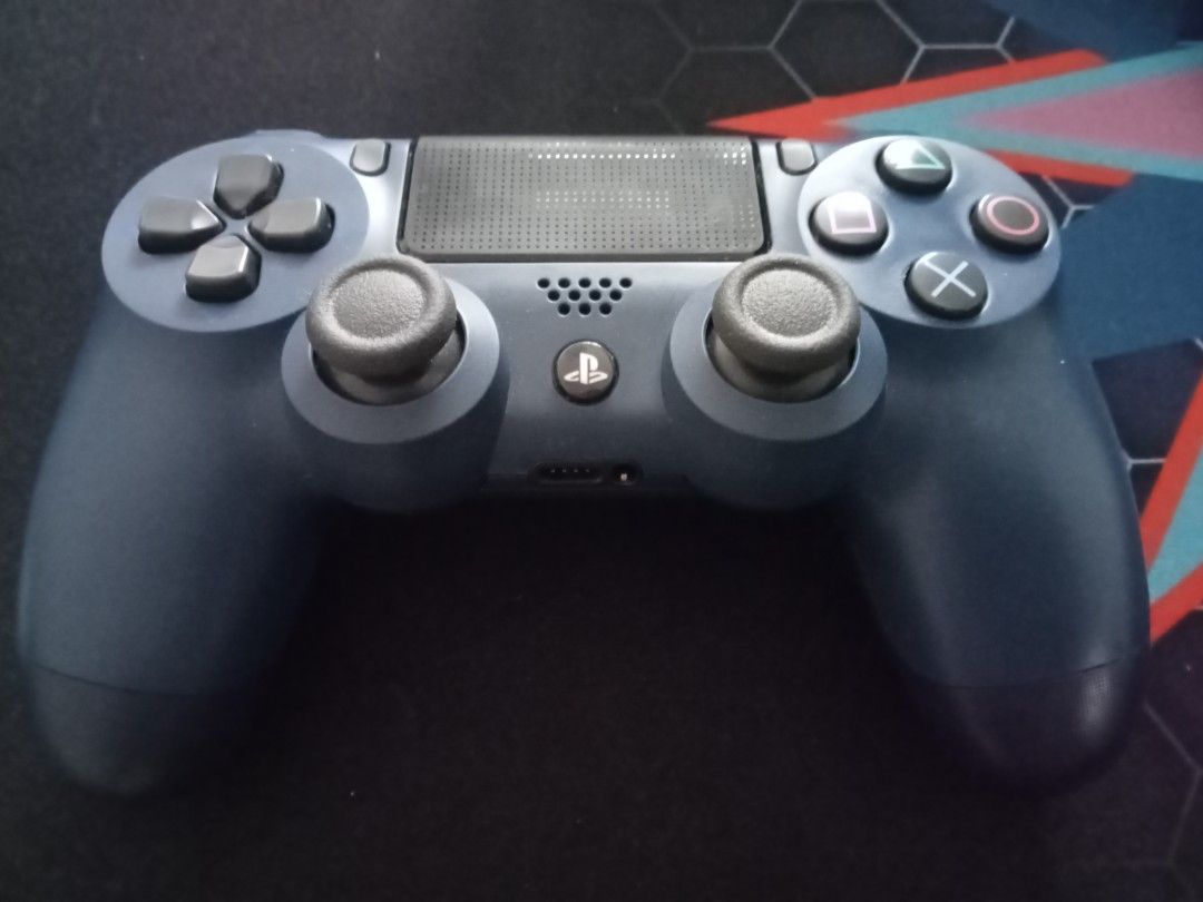 Original PlayStation 4 PS4 Controller Midnight Blue (Gen 2), Video Gaming,  Gaming Accessories, Controllers on Carousell