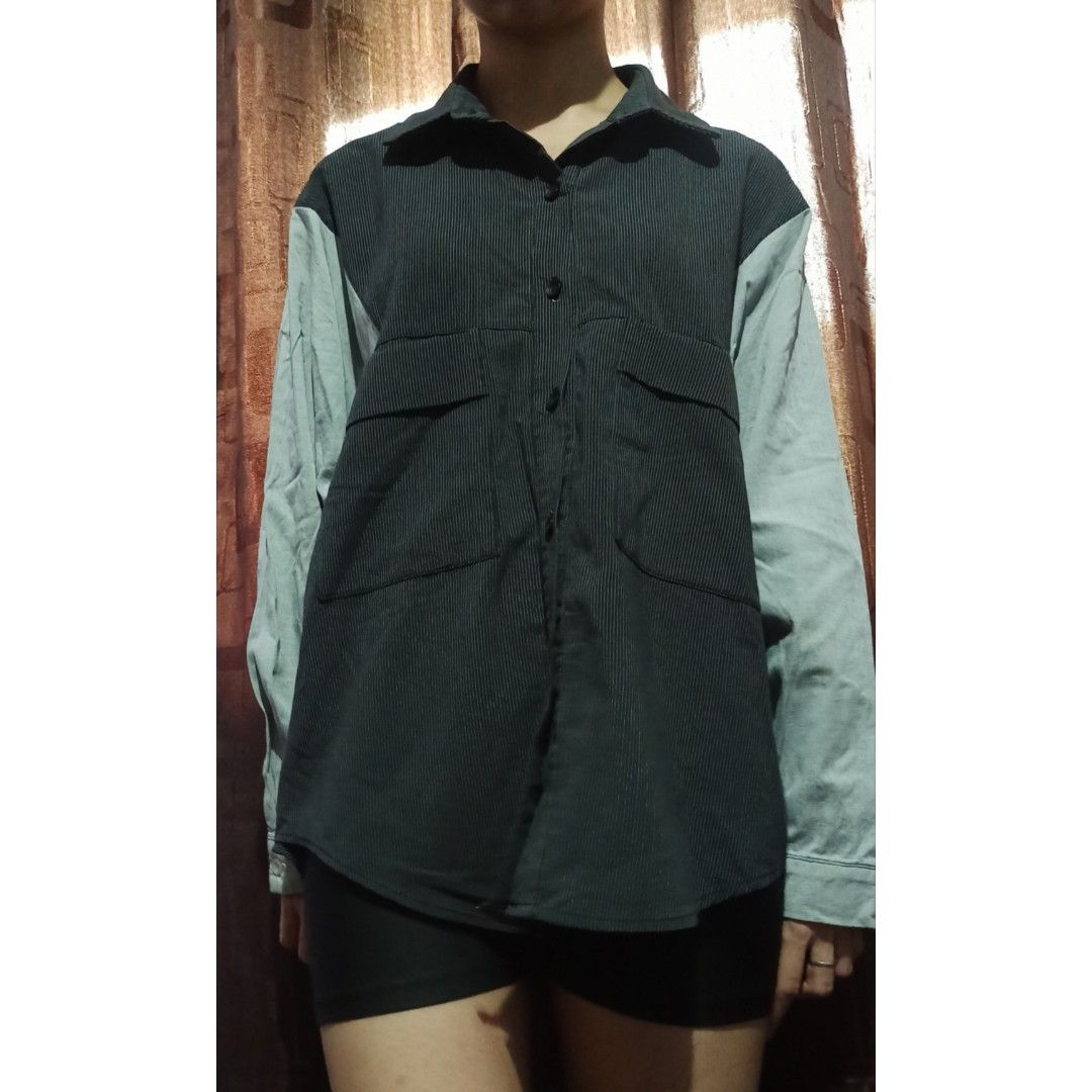 Oversized Polo Grey Long Sleeves (Category: Longsleeves) located in Manila. Submitted by MarsLine (Listing ID 1246798282, Image 1). Description: Premium quality.