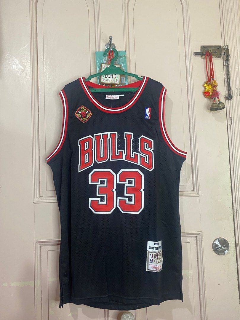 PIPPEN JORDAN BLACK JERSEY Men s Fashion Activewear on Carousell
