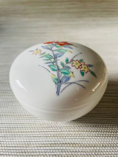 Porcelain Round Trinket Pill Box