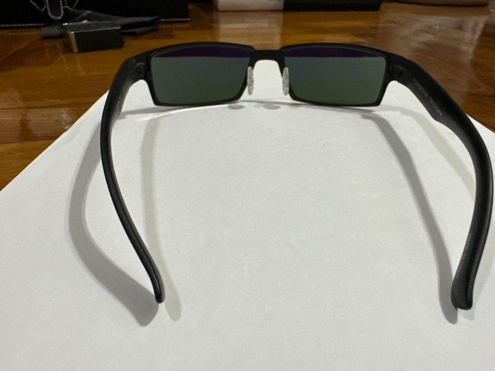 Porsche Design P 8470 Yoko Ono Sunglasses, Men's Fashion, Watches &  Accessories, Sunglasses & Eyewear on Carousell