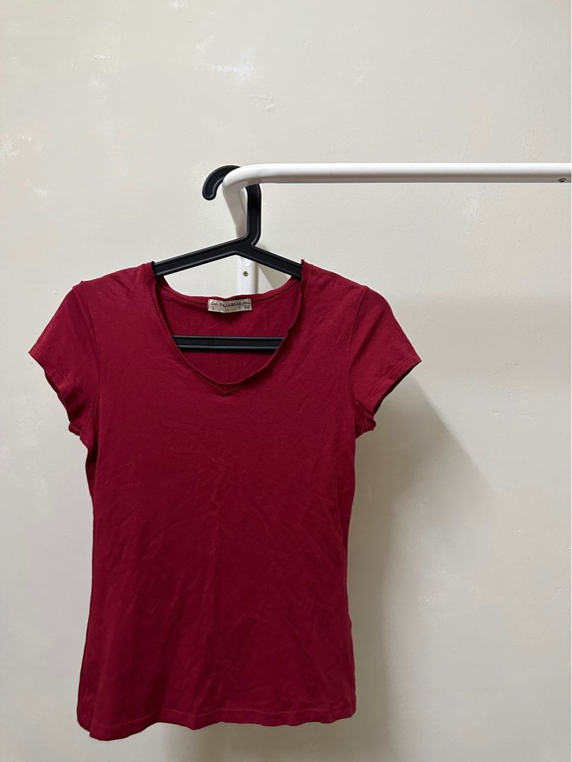 Pull & Bear Top (Category: Shirts) located in Singapore. Submitted by untitled2017 (Listing ID 1246850324, Image 1). Description: .