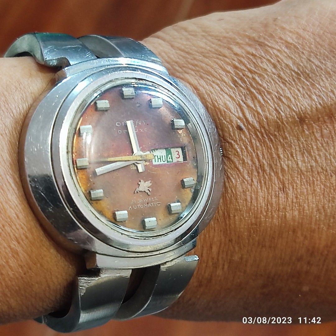 Rare Vintage Orient Deluxe Automatic (Category: Men's Watches) located in General Trias. Submitted by elcombo (Listing ID 1246779541, Image 2). Description: Automatic 23 jewels Good working condition MOD stainless bracelet.