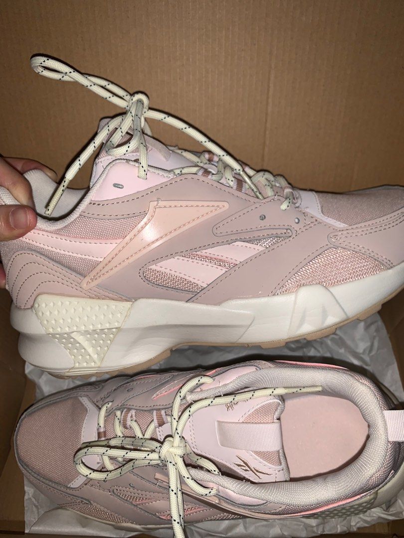 Reebok aztrek hotsell woman