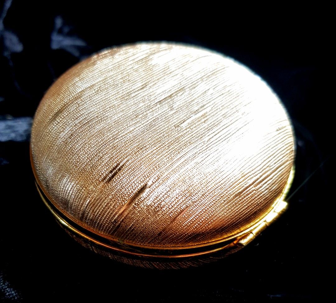 Seiko Large Gold Pocket Watch (Category: Women's Watches) located in General Trias. Submitted by silverstar1221 (Listing ID 1246781122, Image 3). Description: Item Name: Seiko Large Gold Pocket Watch Item Description: •Repeat 2 Jewels • Bought from Japan Auction •AS-IS Rules and Policy: • No Meet Up • No COD • Shipping or Delivery Only. • No cancellation once order is placed. Please finalized your order to avoid problems for both the seller and b