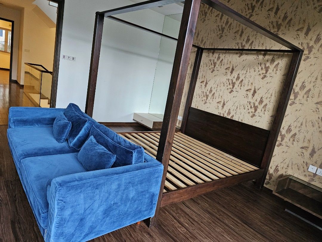 Sofa (Category: Sofas) located in Singapore. Submitted by monjur996 (Listing ID 1246757970, Image 3). Description: .