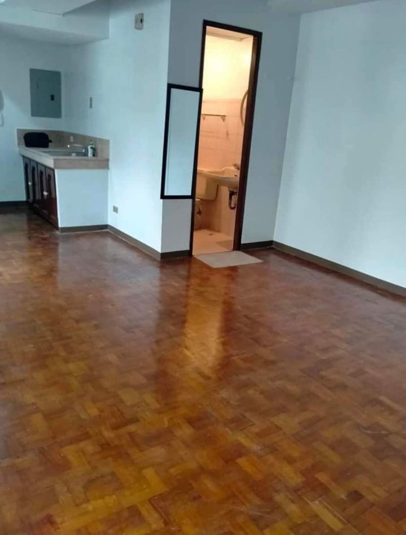 STUDIO TYPE FOR RENT IN MAKATI PERLA MANSION on Carousell